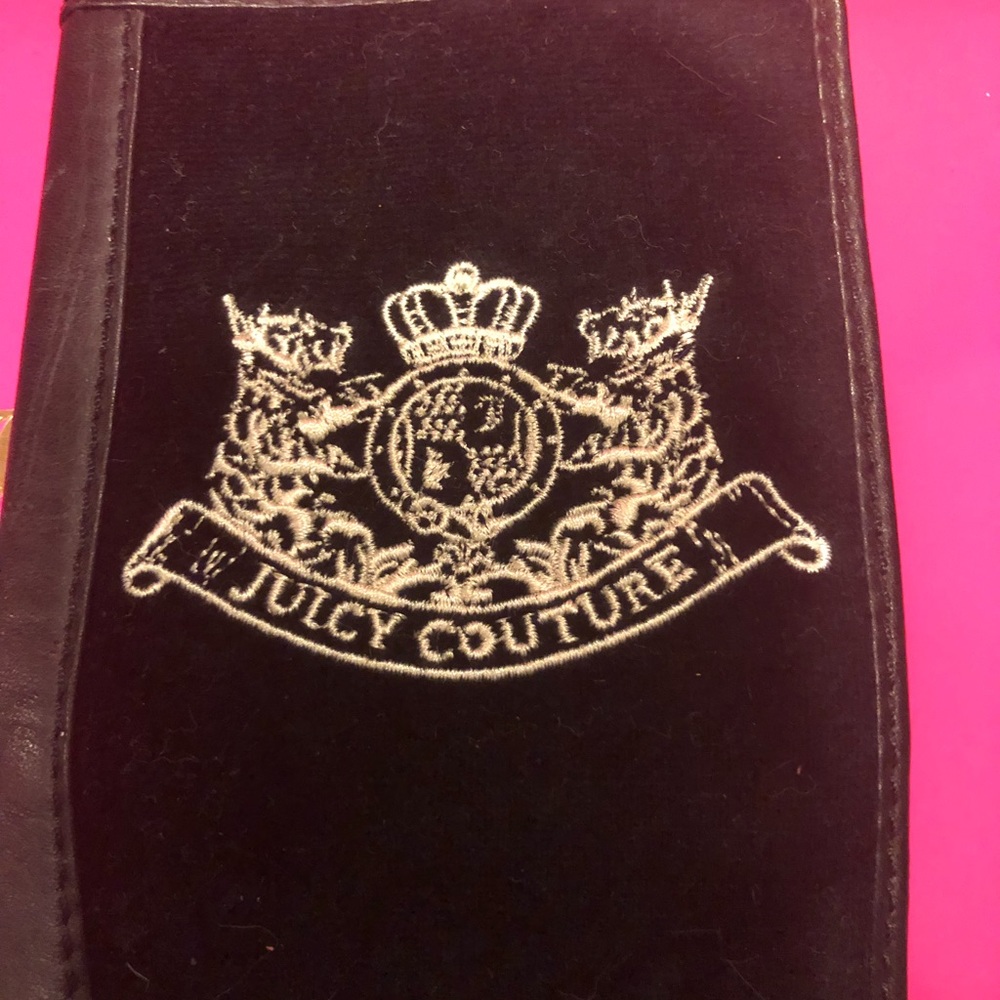 Juicy couture pass port booklet